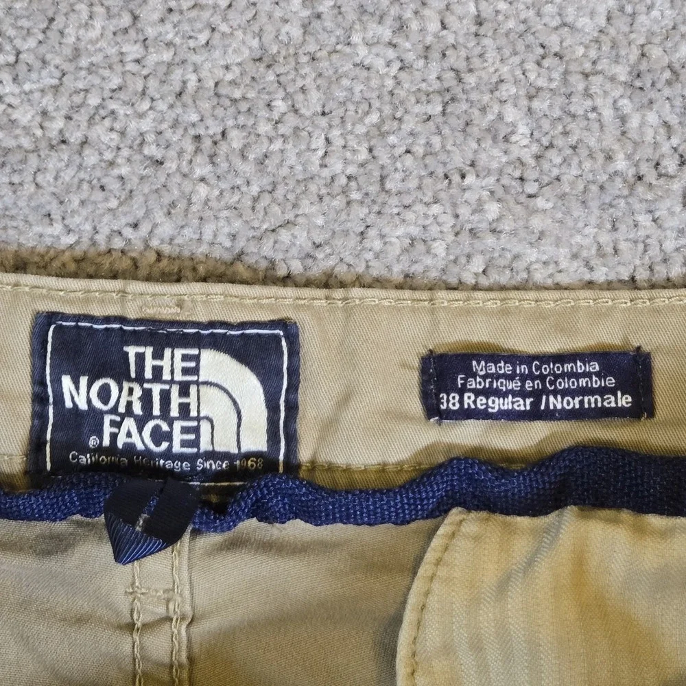 The North Face Mens Classic Khaki Cargo Shorts Size 38 Hiking Water Trail